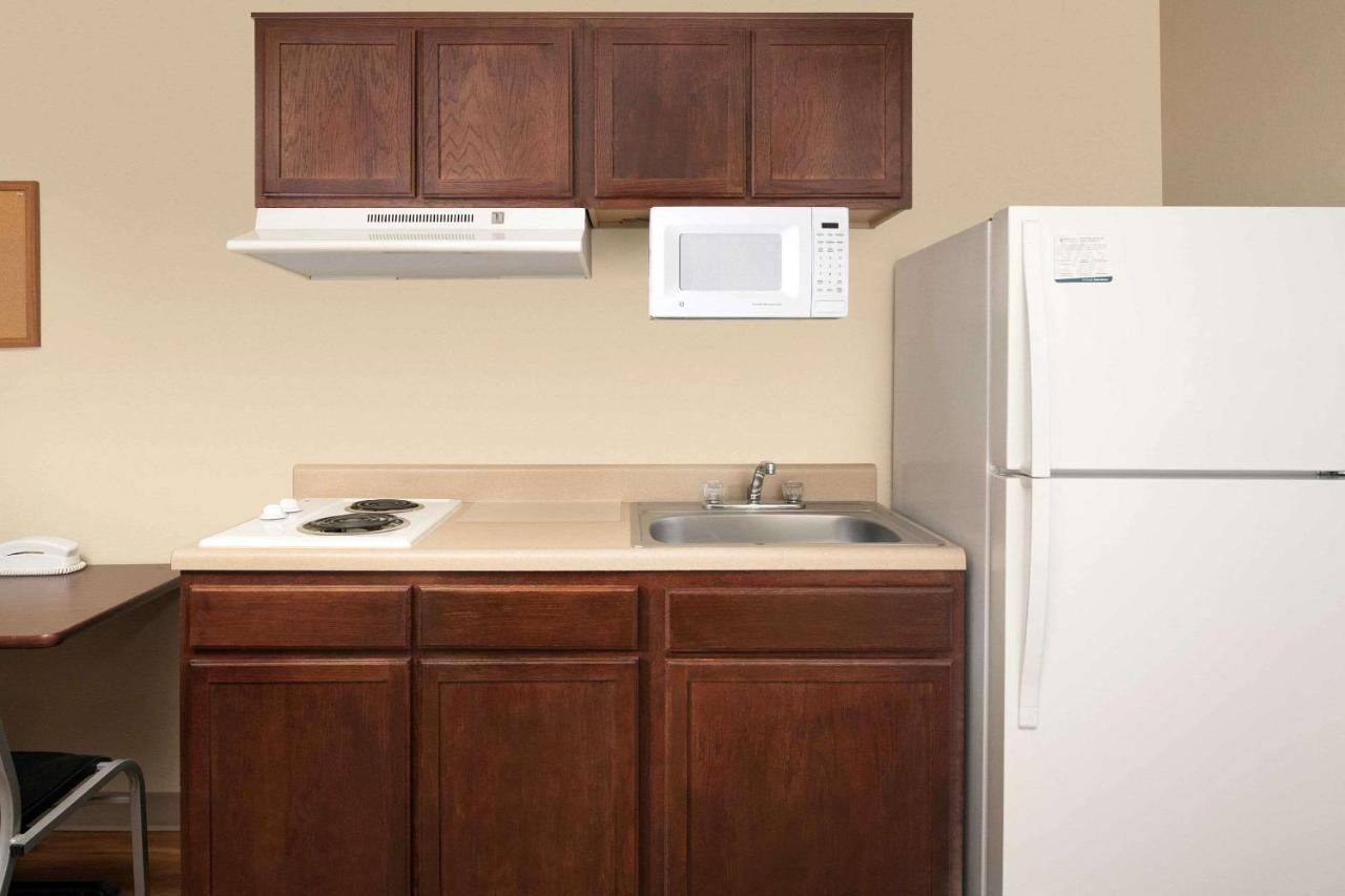 Woodspring Suites Килийн Екстериор снимка