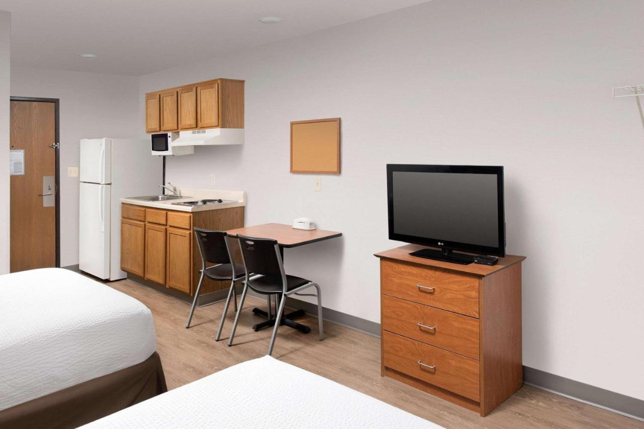 Woodspring Suites Килийн Екстериор снимка