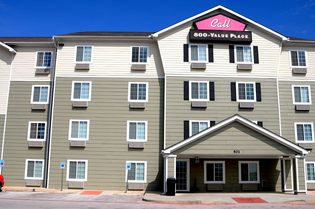 Woodspring Suites Килийн Екстериор снимка
