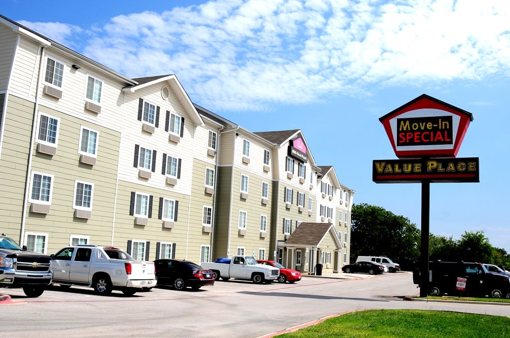 Woodspring Suites Килийн Екстериор снимка