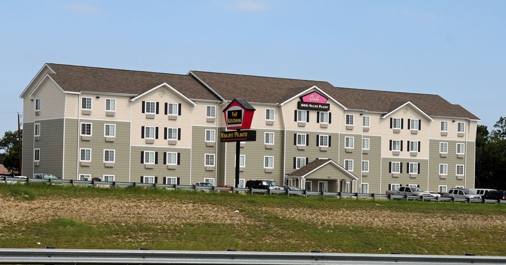 Woodspring Suites Килийн Екстериор снимка