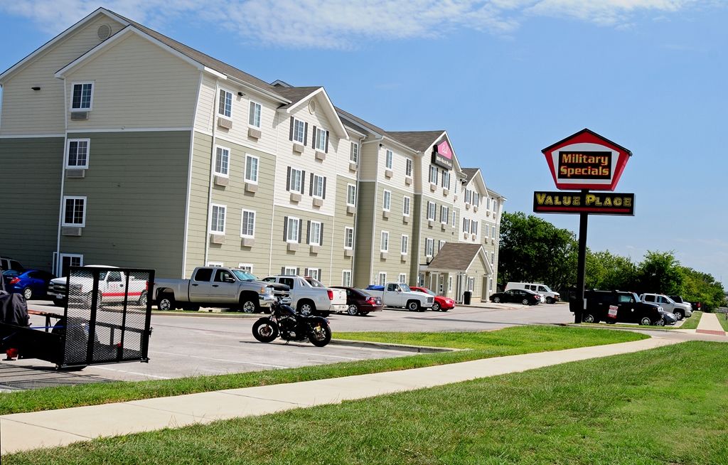 Woodspring Suites Килийн Екстериор снимка