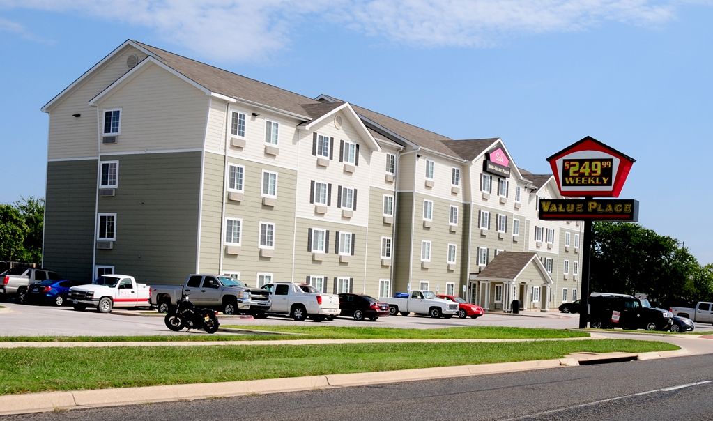 Woodspring Suites Килийн Екстериор снимка