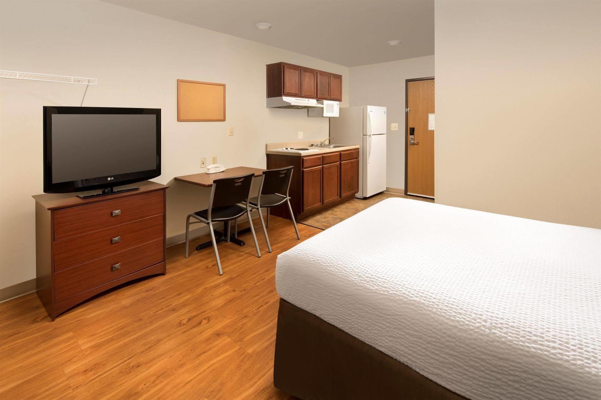 Woodspring Suites Килийн Екстериор снимка