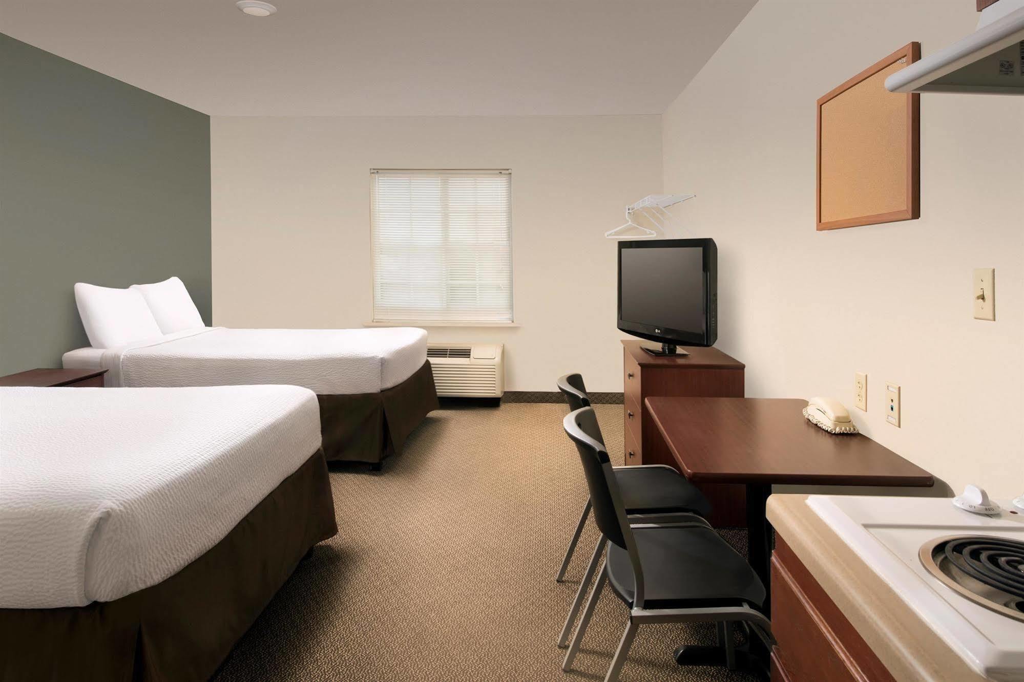 Woodspring Suites Килийн Екстериор снимка
